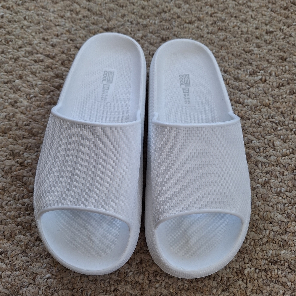 32 Degrees cool cushion slides slippers Size 7.5 to 8.5